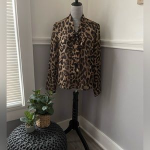 🔵5 For $15🔵 Tie Neck Cheetah Print Top